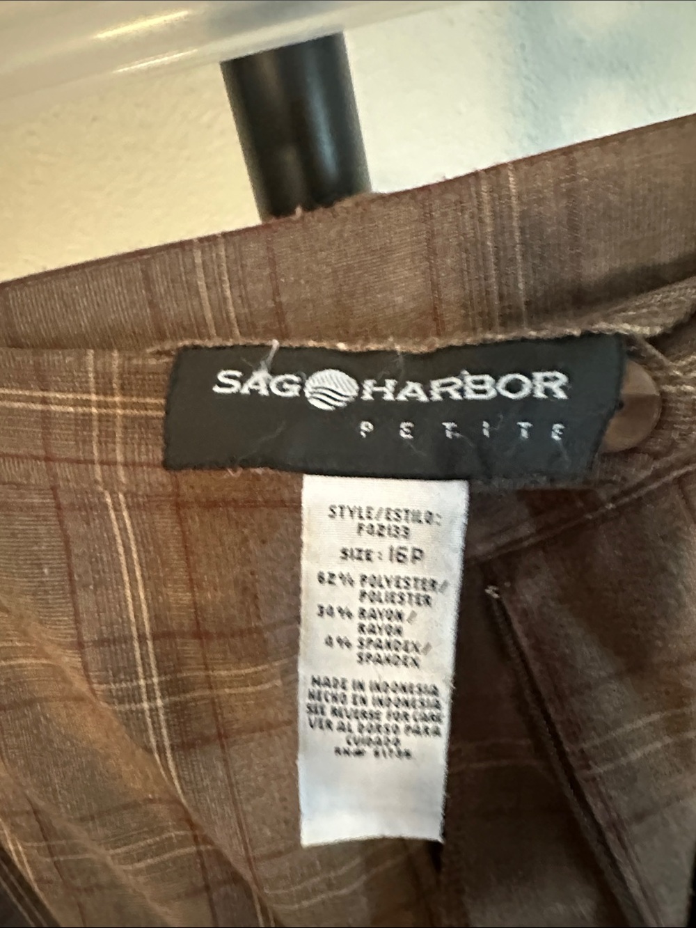 Sag Harbor Brown Plaid Women's Trousers petite - Picture 2 of 4